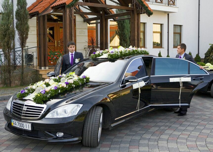 Весільна флористика. Автомобіль